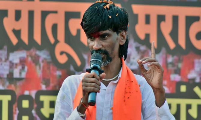 <p>कोल्हापूर गॅझेटला मान्यता द्या; अन्यथा पश्चिम महाराष्ट्रात तीव्र आंदोलन : मनोज जरांगे पाटील</p>
