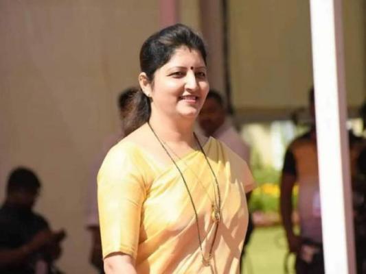 <p>रुपाली चाकणकर विरोधातील रोष वाढला...राष्ट्रवादी काँग्रेसच्या महिला कार्यकर्त्यांची मोठी नाराजी</p>
