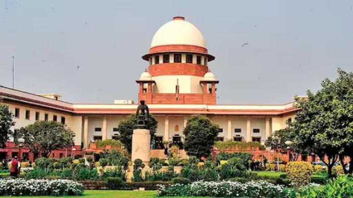 <p>आता काळ बदललाय ; शिक्षकांनी विद्यार्थ्यांना वर्गात अपमानित करू नये : सर्वोच्च न्यायालय</p>
