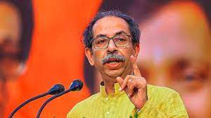 <p>नरकासूराचा वध करण्यासाठी संगीता गायकवाड आणि इतर मंडळी शिवसेनेत -उद्धव ठाकरे </p>
