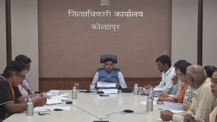 <p>तृतीयपंथीयांना सन्मानाने जगता यावे, यासाठी प्रशासन सर्वतोपरी सहाय्य करणार : जिल्हाधिकारी</p>

<p>&nbsp;</p>
