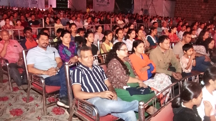 <p>'शंभू गर्जना' या महानाट्याच्या पहिल्याच प्रयोगाला उत्स्फूर्त प्रतिसाद...</p>
