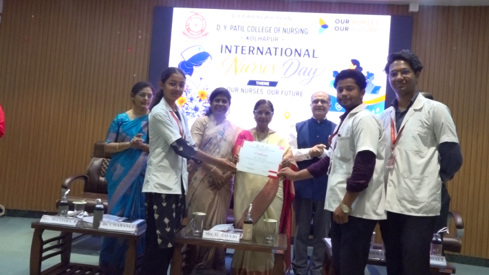 <p>रुग्णसेवा हीच ईश्वर सेवा मानून रुग्णाची सेवा करा : हसमत हवेरी</p>
