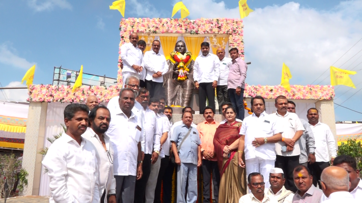 <p>आपटेनगर येथे पुण्यश्लोक अहिल्यादेवी होळकर यांची जयंती साजरी...&nbsp;</p>
