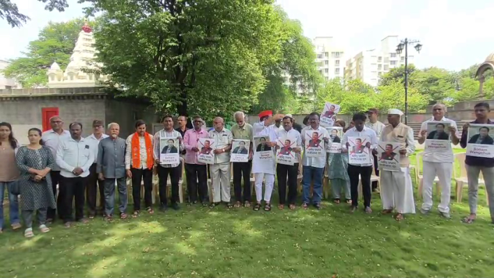 <p>सोनम वांगचूक यांच्या आमरण उपोषणाला कोल्हापुरातून &lsquo;यांचा&rsquo; पाठिंबा</p>
