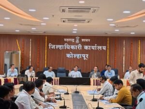 अधिकाधिक लाभार्थ्यांना शासकीय योजनांचा लाभ द्या : जिल्हाधिकारी