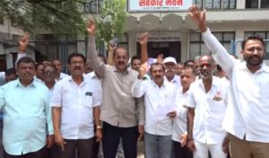 १५ सप्टेंबरपर्यंत शेतकऱ्यांना ऊस बिलाचा दुसरा हप्ता द्या, अन्यथा बेमुदत ठिय्या आंदोलन : विविध संघटनांचा इशारा