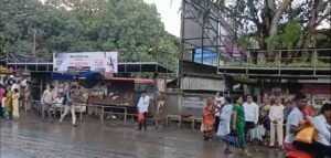 कोल्हापूर महापालिकेचा परिवहन विभाग करतो तरी काय? बसथांब्यांची दुरवस्था; प्रवाशांची गैरसोय