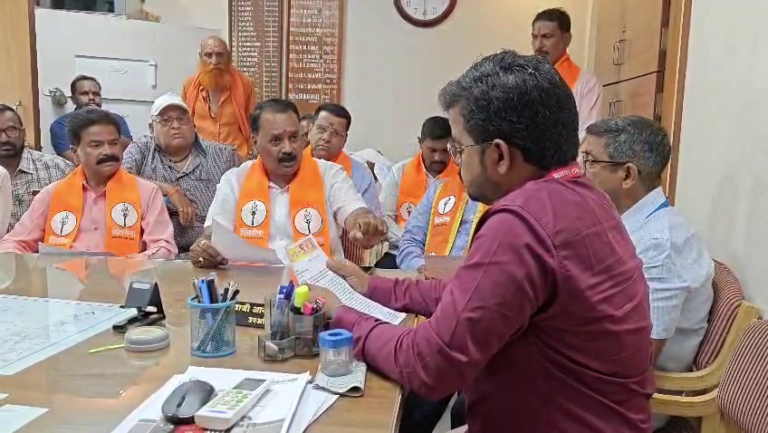 उचगांव – यादववाडी ओढ्यावरील रखडलेला पूल तातडीने पूर्ण करा ; ठाकरे गटाची मागणी