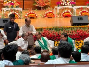 दिल्लीतील बैठक ठरली निष्फळ ; ऊस उत्पादक शेतकरी आजपासून’महामार्ग जाम’ करणार : राजू शेट्टींचा एल्गार