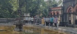 टाऊन हॉल गार्डनमधील बंद कारंजा पूर्ववत सुरू करण्याची मागणी